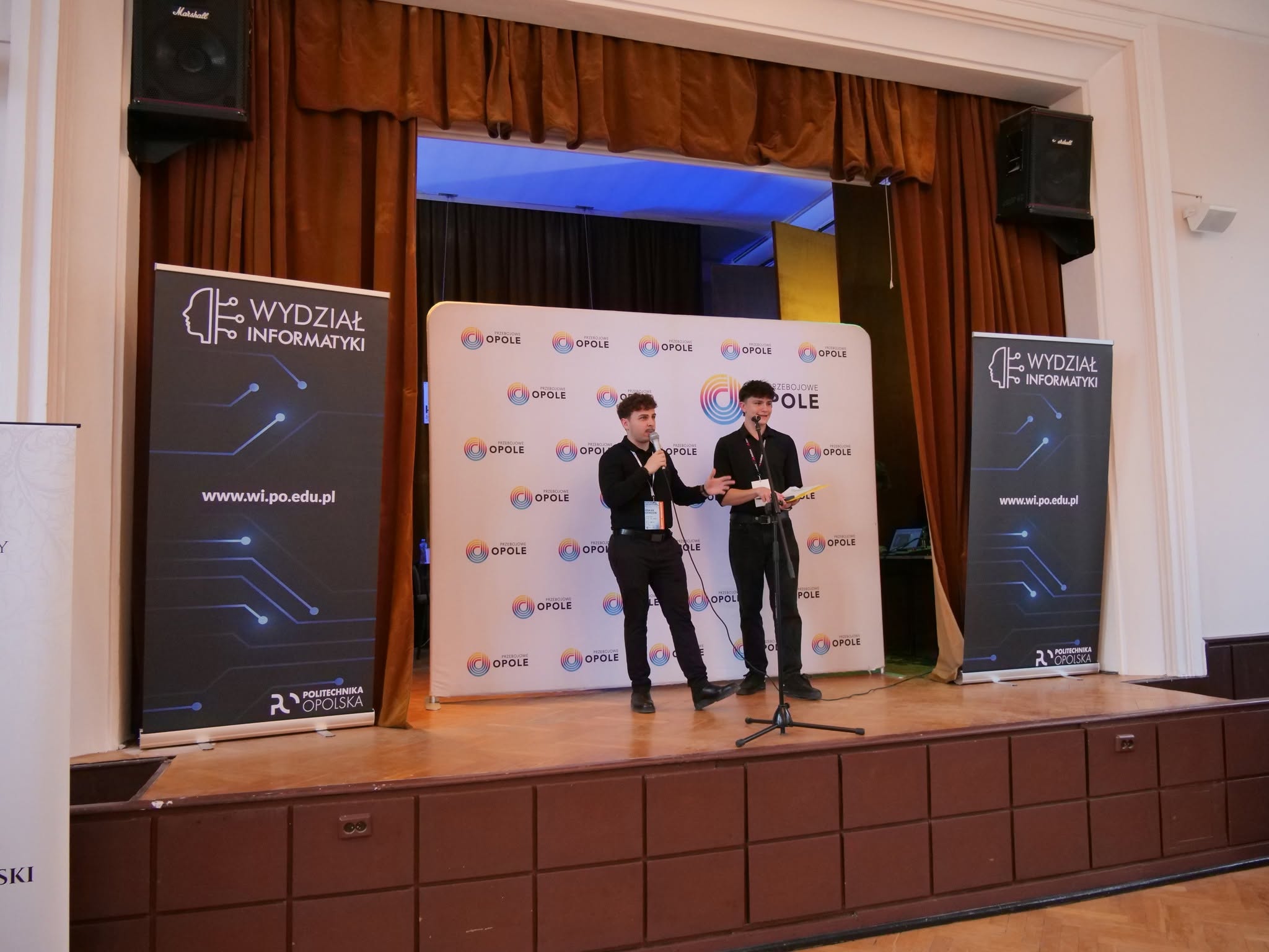 Zdjęcie z hackathonu 6